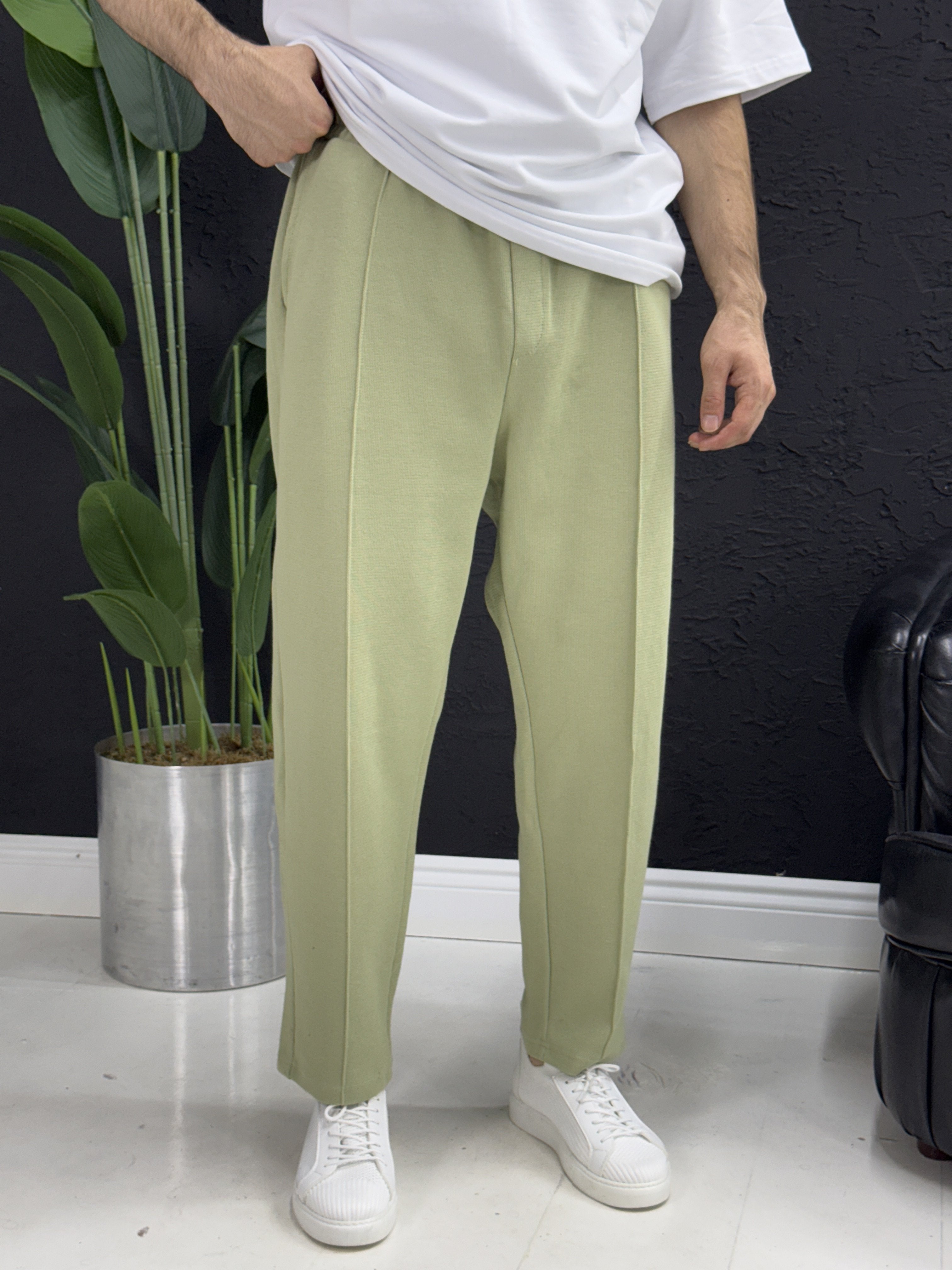 Temiz üç iplik boyfriend kesim çıma detaylı eşofman pantolon