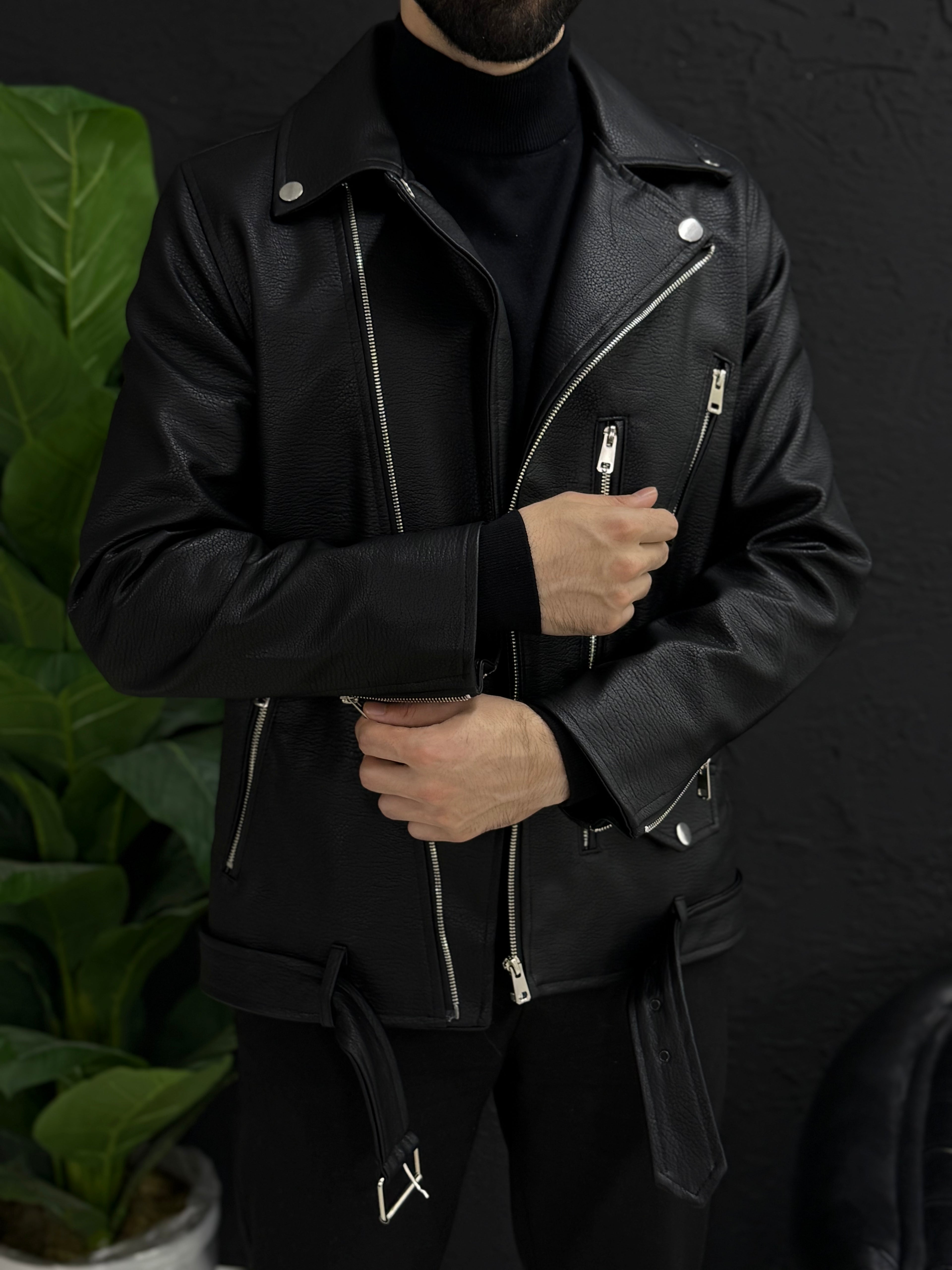 Deri mont içi tamamen kürklü önden fermuar detayı