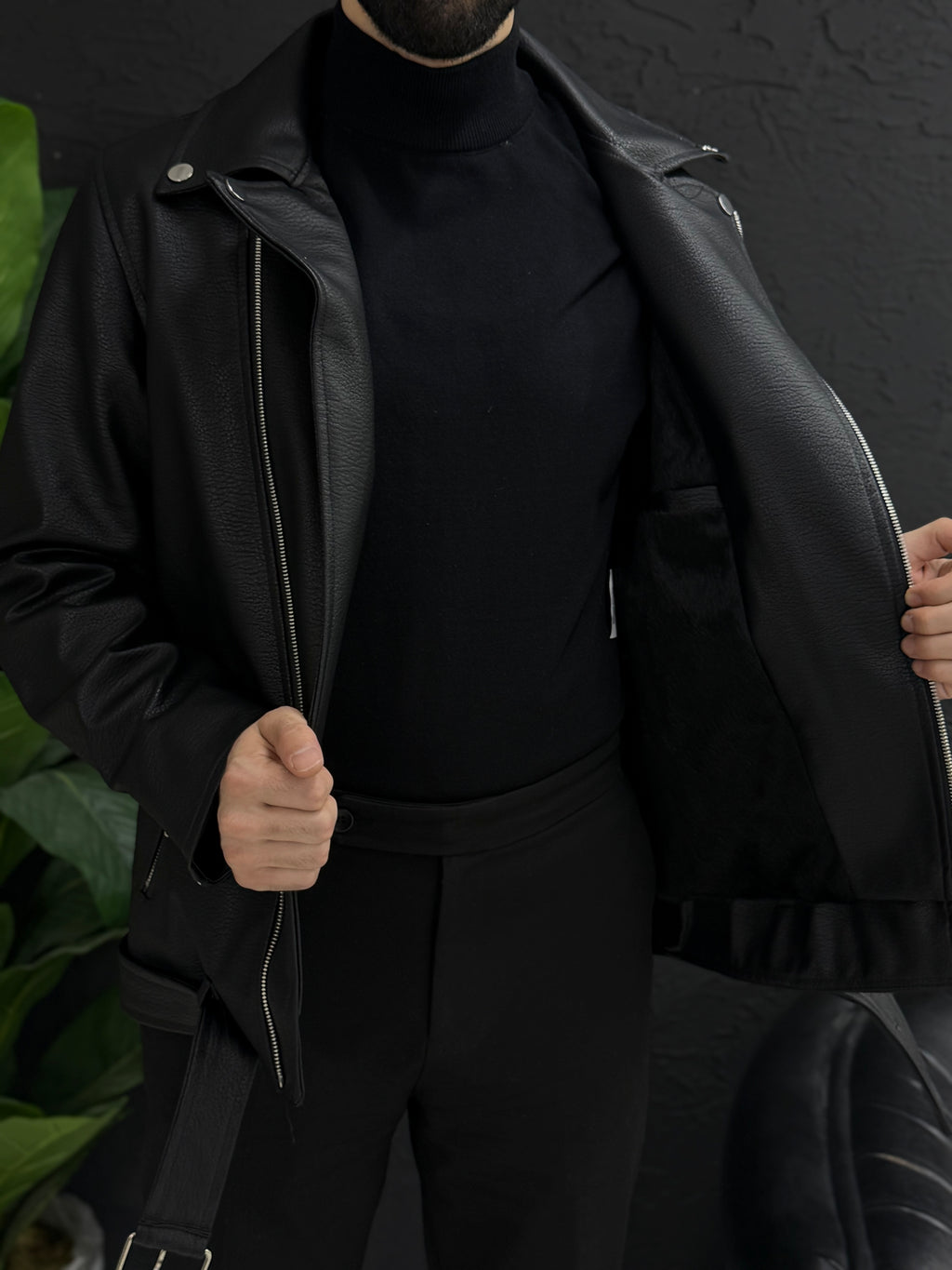 Deri mont içi tamamen kürklü önden fermuar detayı