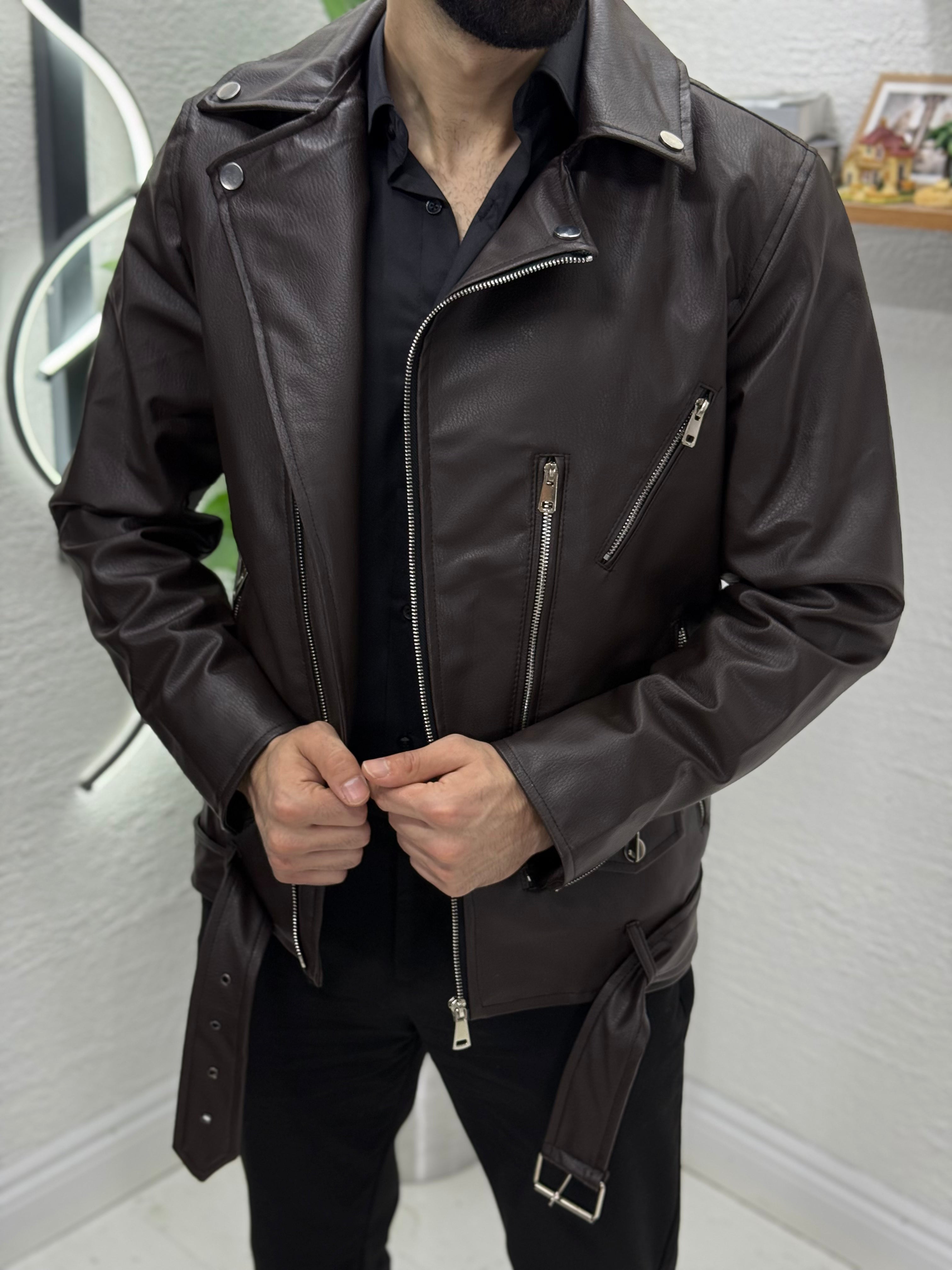 Deri mont içi tamamen kürklü önden fermuar detayı