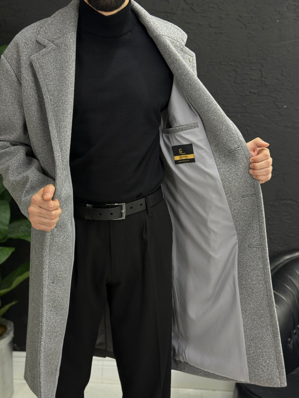 Dökümlü kaşe kaban üç düğmeli geniş yaka içi tamamen astarlı