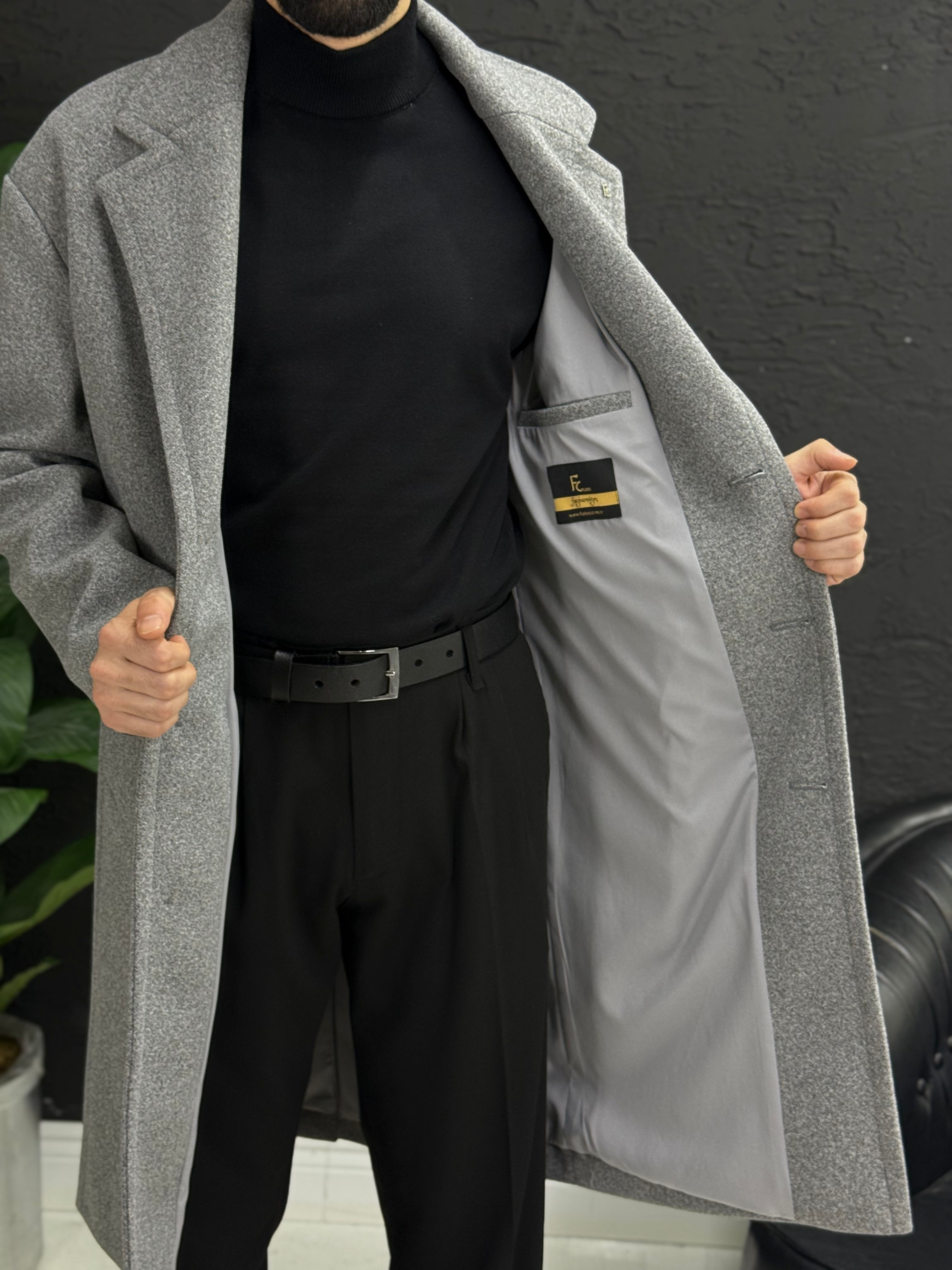 Dökümlü kaşe kaban üç düğmeli geniş yaka içi tamamen astarlı