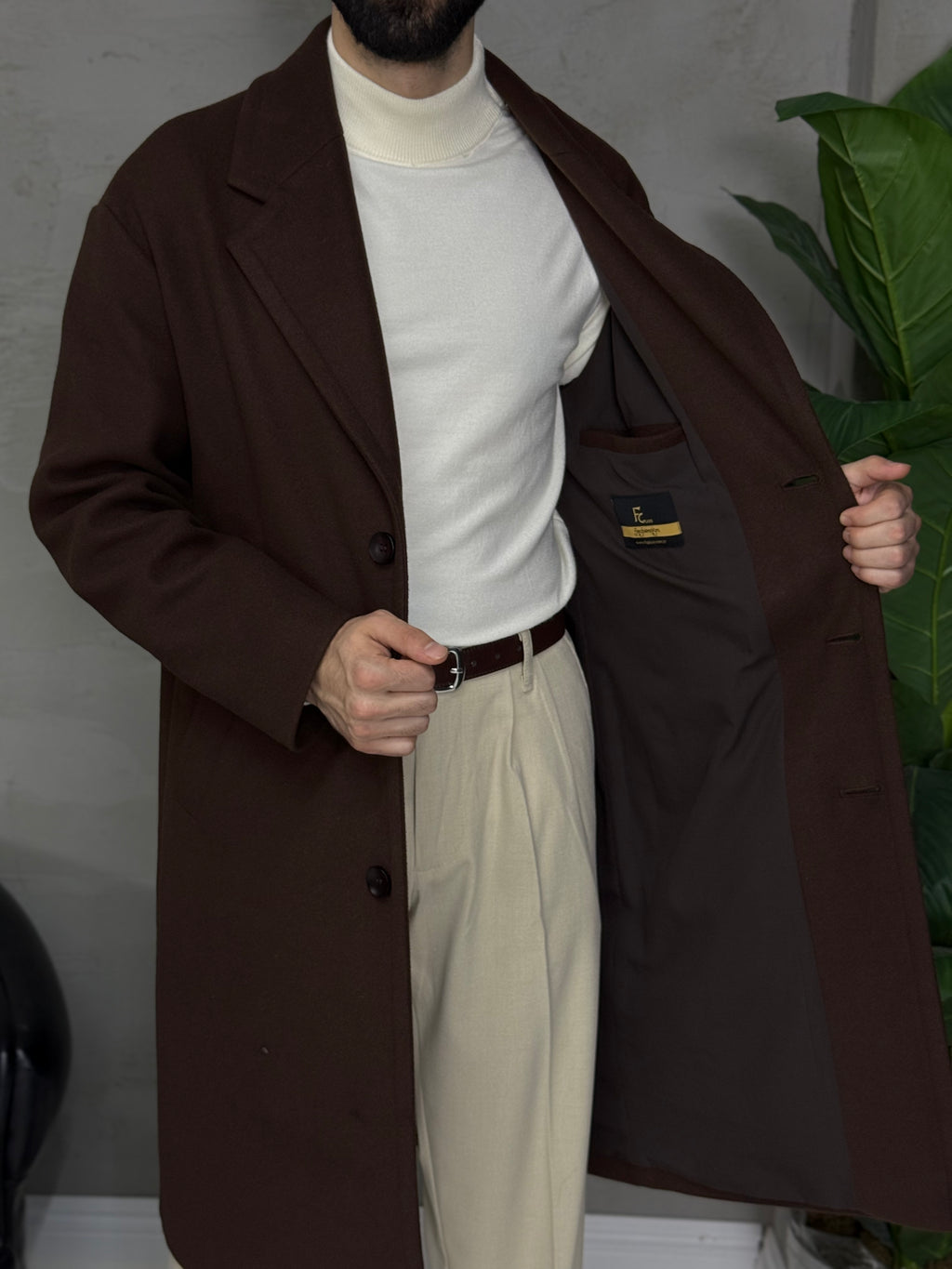 Dökümlü kaşe kaban üç düğmeli geniş yaka içi tamamen astarlı