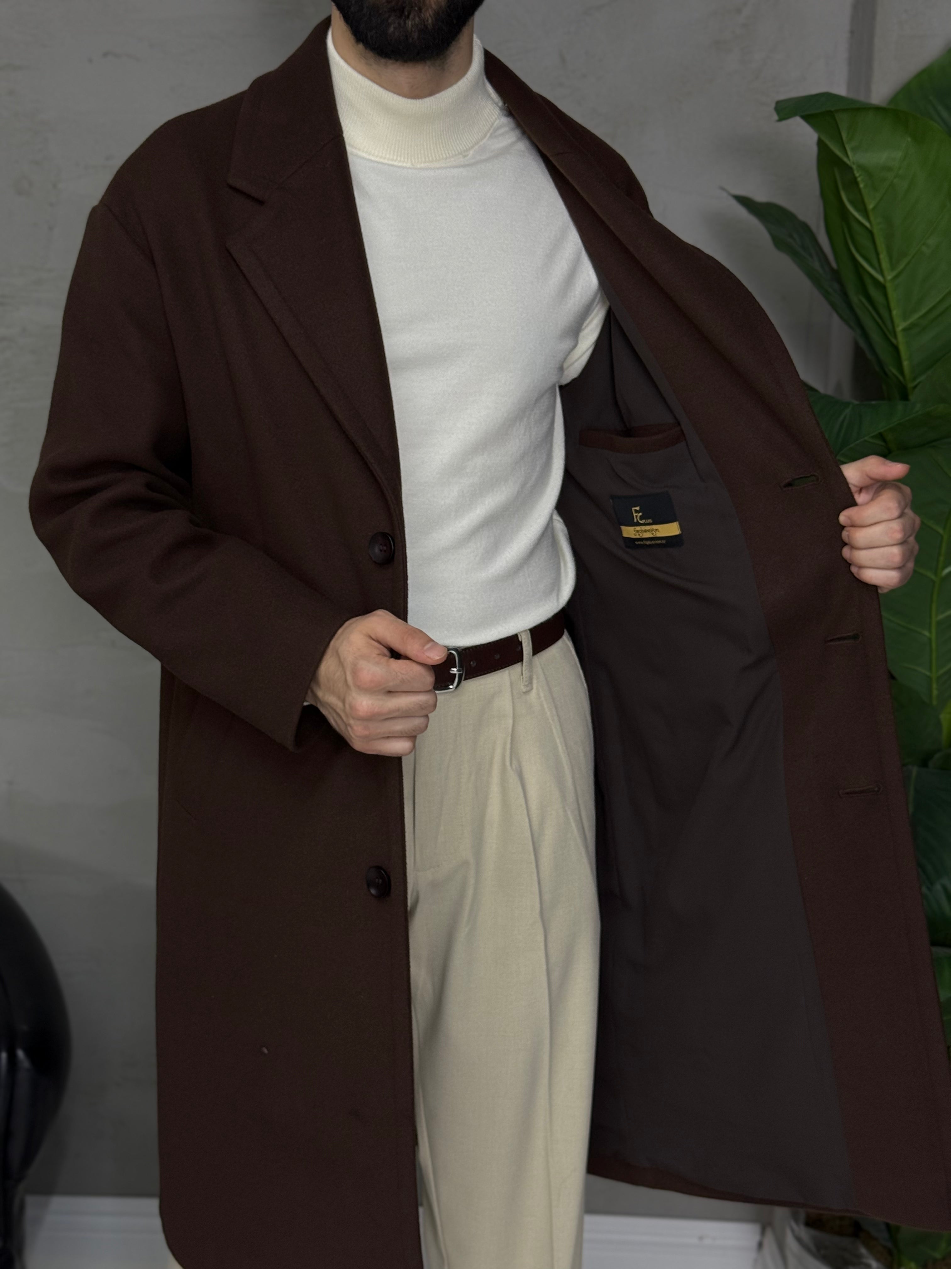 Dökümlü kaşe kaban üç düğmeli geniş yaka içi tamamen astarlı